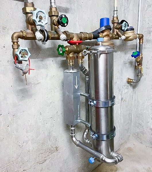Derselbe Technikraum mit Evodrop Hausanlage