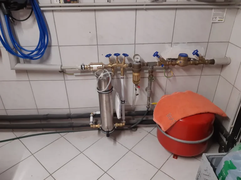 Evodrop Hausfilter und UMH Wasserbelebung in Hofkirchen im Traunkreis, eingebaut von Wassertechnik Unger